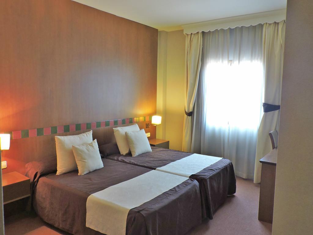 Hotel Las Yucas Atarfe Exteriör bild